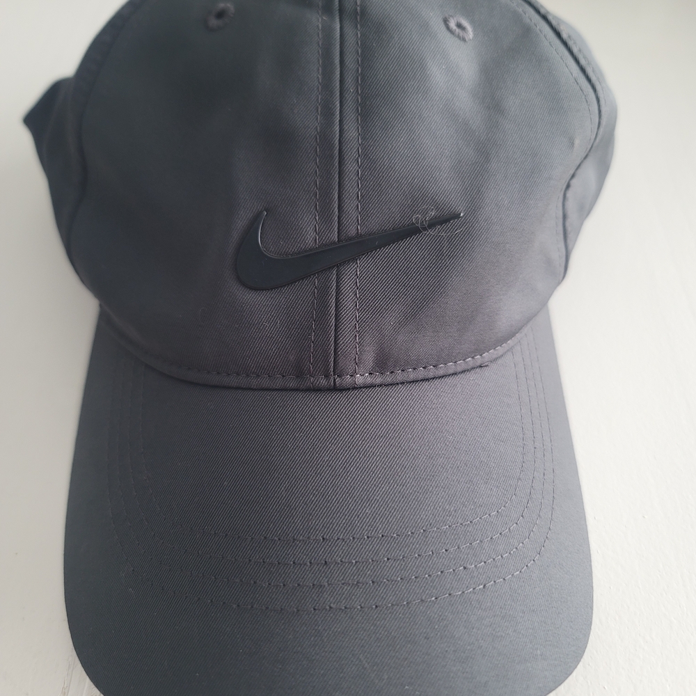 NWT Nike Charcoal Gray Cap